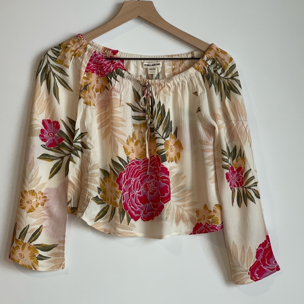 Billabong floral top long sleeve Size: Xtra Small XS women’s